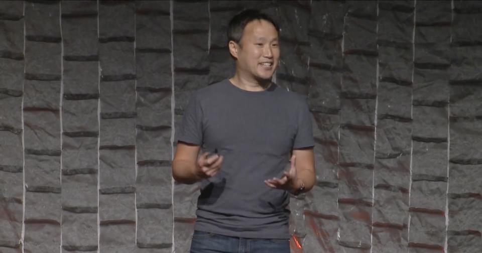 Joe Cheng speaking at RStudio's conference in 2022